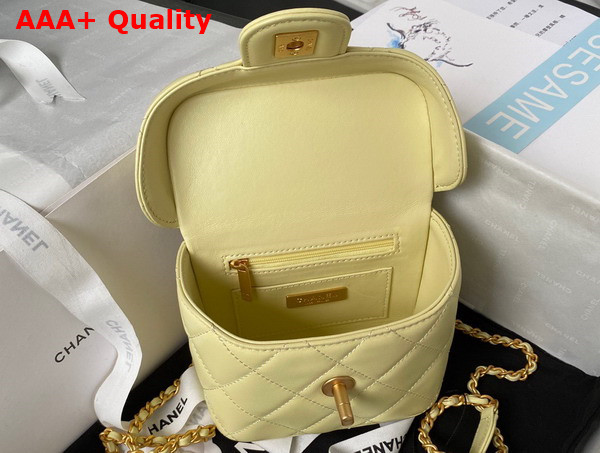 Chanel Small Vanity Case in Light Yellow Lambskin and Gold Tone Metal AS3973 Replica