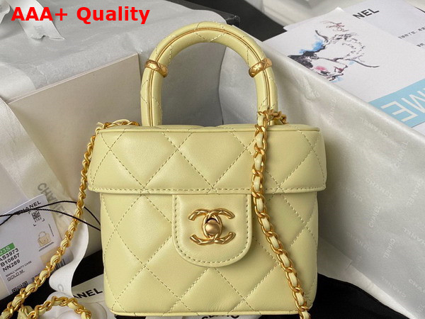 Chanel Small Vanity Case in Light Yellow Lambskin and Gold Tone Metal AS3973 Replica