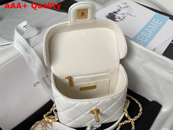 Chanel Small Vanity Case in White Lambskin and Gold Tone Metal AS3973 Replica