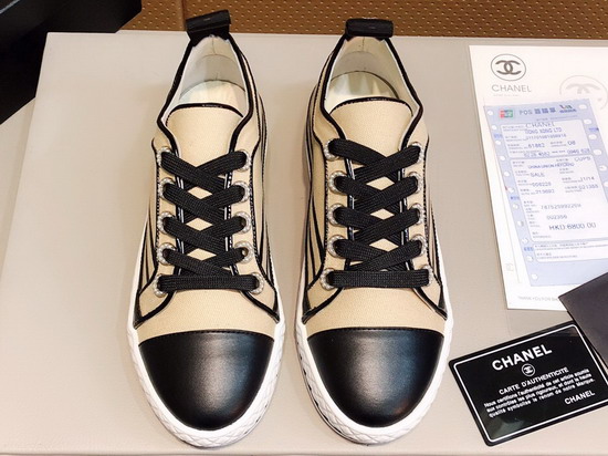 Chanel Sneakers in Beige Fabric and Black Lambskin G34578