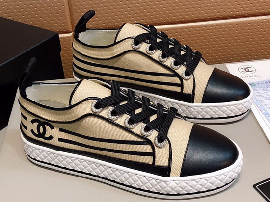 Chanel Sneakers in Beige Fabric and Black Lambskin G34578