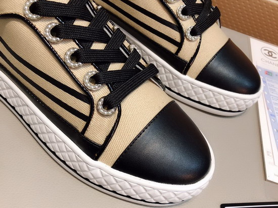 Chanel Sneakers in Beige Fabric and Black Lambskin G34578