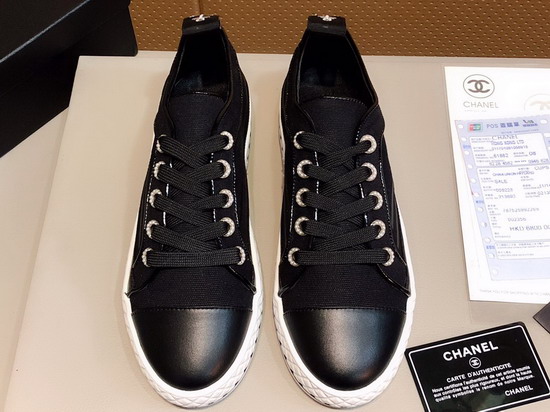 Chanel Sneakers in Black Fabric and Lambskin G34578