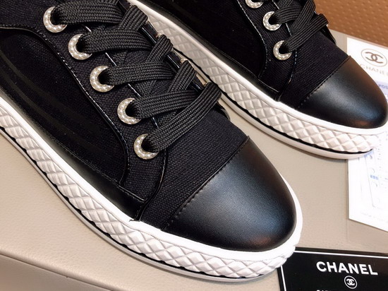 Chanel Sneakers in Black Fabric and Lambskin G34578