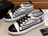 Chanel Sneakers in White Fabric and Black Lambskin G34578