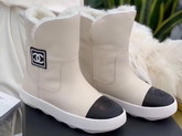 Chanel Snow Boots in Beige Sheepskin