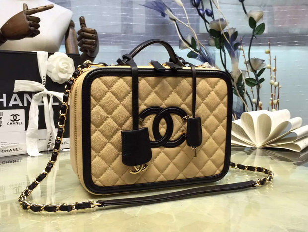 Chanel Vanity Case Grained Lambskin Beige for Sale