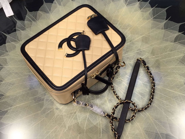 Chanel Vanity Case Grained Lambskin Beige for Sale