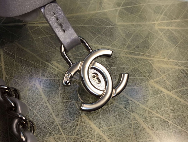 Chanel Vanity Case Grained Lambskin Silver for Sale