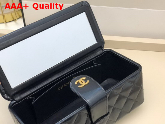 Chanel Vanity Case in Black Patent Leather Replica