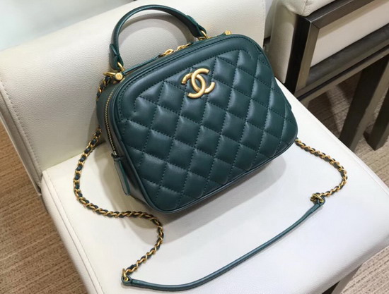 Chanel Vanity Case in Green Calfskin A57905