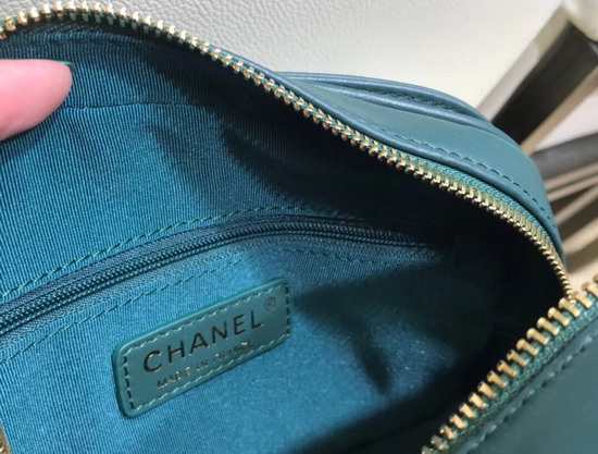 Chanel Vanity Case in Green Calfskin A57905