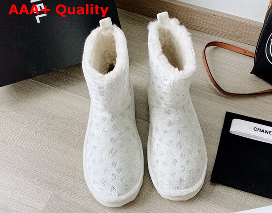 Chanel Velvet Snow Boots in White Decorated with Crystas Replica