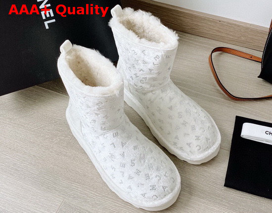 Chanel Velvet Snow Boots in White Decorated with Crystas Replica