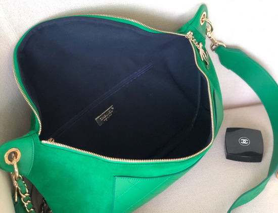 Chanel Waist Bag in Green Suede and Calfskin