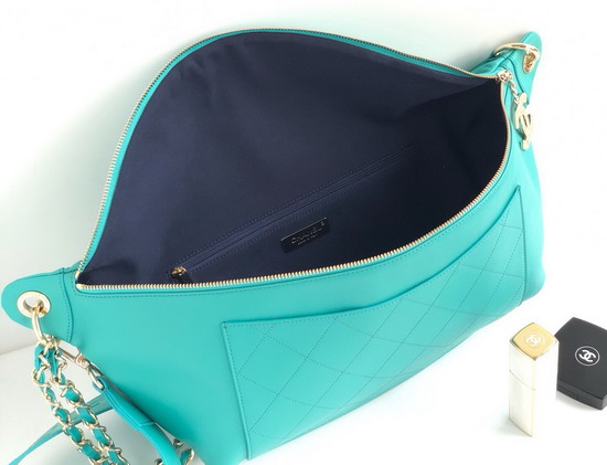 Chanel Waist Bag in Turquoise Calfskin