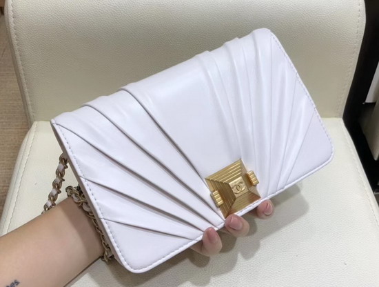 Chanel Wallet On Chain White Pleated Lambskin and Gold Tone Metal AP0388