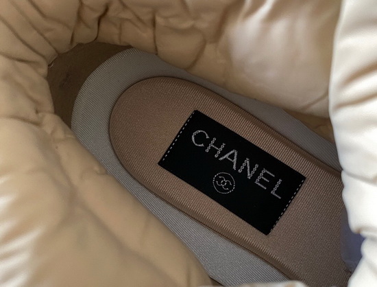 Chanel Winter Boots in Beige Suede Leather and Nylon Replica