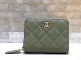 Chanel Zip Around Card Holder in Green Real Leather