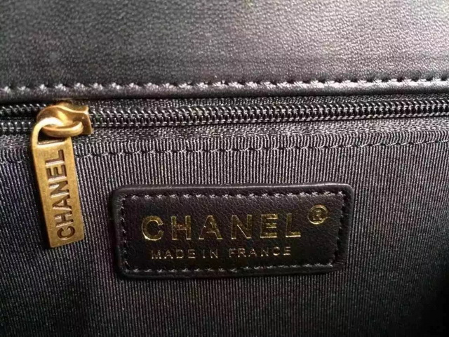 Medium Boy Chanel Flap Bag Black Lambskin Gold Hardware for Sale