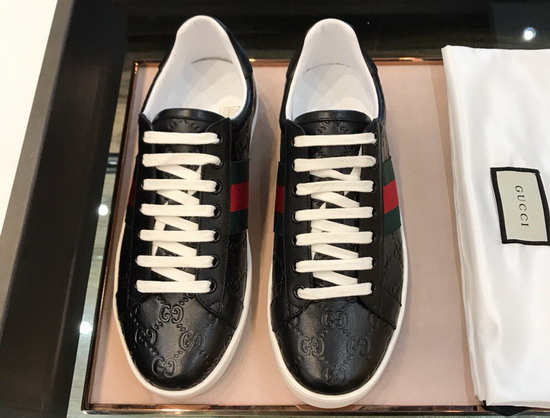 Gucci Ace Gucci Signature Sneaker in Black 386750