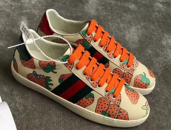 Gucci Ace Leather Sneaker with Gucci Strawberry Print 387993