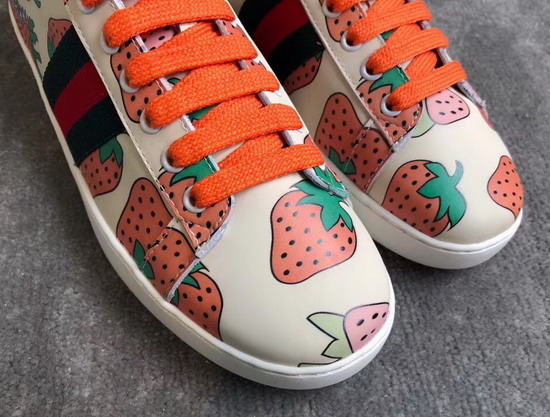 Gucci Ace Leather Sneaker with Gucci Strawberry Print 387993