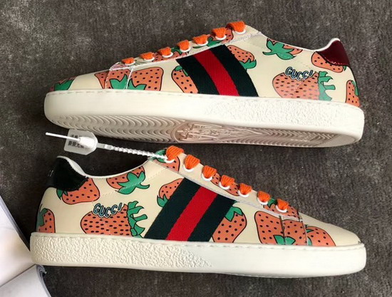 Gucci Ace Leather Sneaker with Gucci Strawberry Print 387993