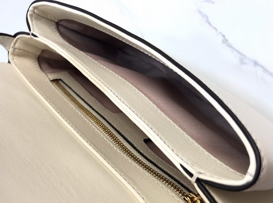 Gucci Arli Small Shoulder Bag in White Leather 550129