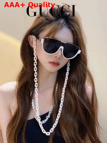 Gucci Oval Sunglasses with Chain Replica