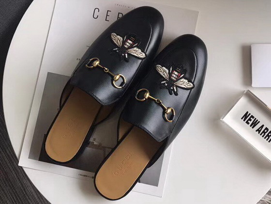 Gucci Princetown Leather Slipper in Black Leather with Embroidered Bee