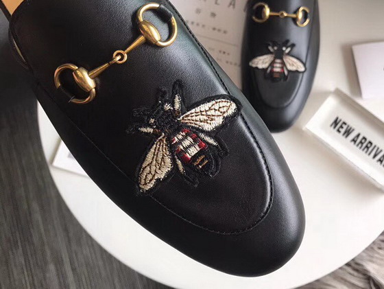 Gucci Princetown Leather Slipper in Black Leather with Embroidered Bee