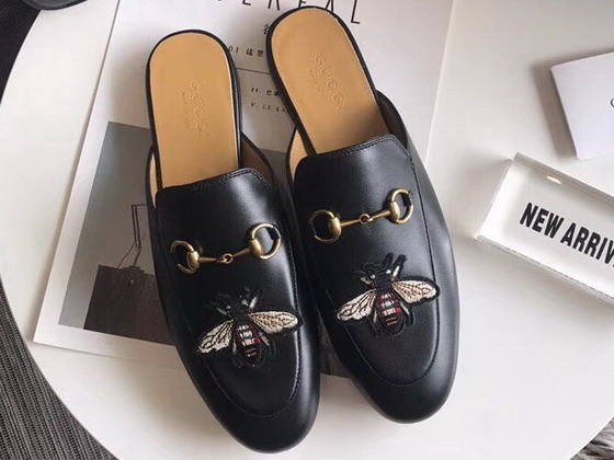 Gucci Princetown Leather Slipper in Black Leather with Embroidered Bee