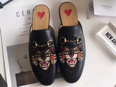 Gucci Princetown Leather Slipper in Black Leather with Embroidered Cat Face