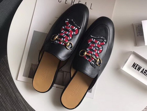 Gucci Princetown Leather Slipper in Black Leather with Embroidered Snake