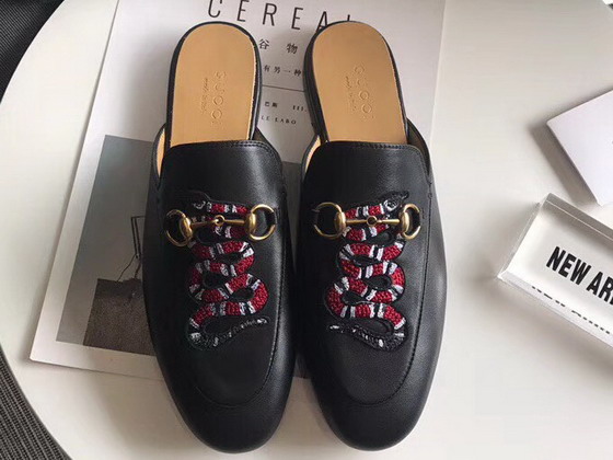 Gucci Princetown Leather Slipper in Black Leather with Embroidered Snake