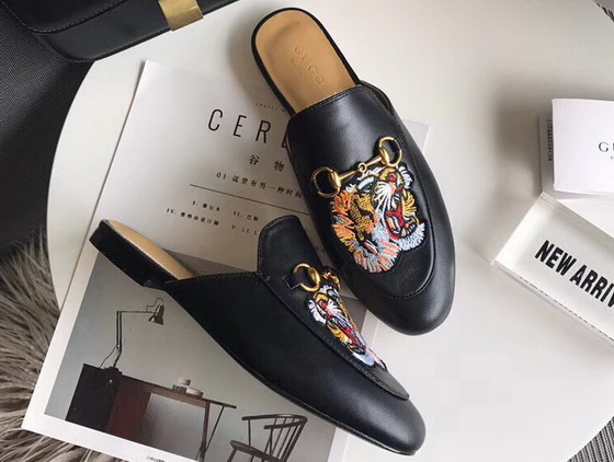 Gucci Princetown Leather Slipper in Black Leather with Embroidered Tigar