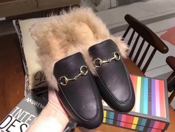 Gucci Princetown Leather Slipper in Black Trimmed with Lamb Fur