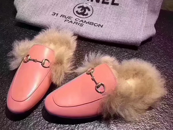 Gucci Princetown Leather Slipper in Pink Trimmed with Lamb Fur