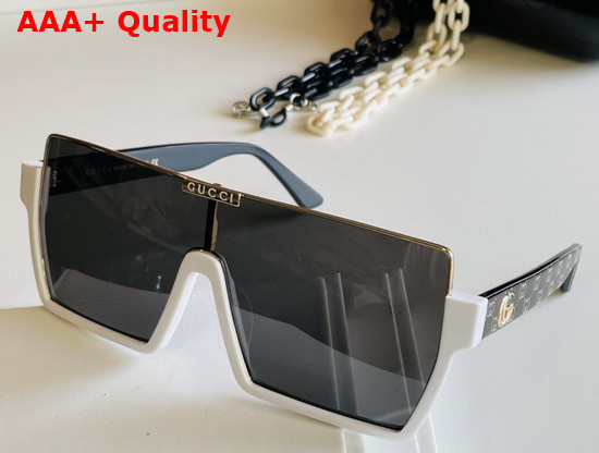 Gucci Rectangular Frame Sunglasses with Chain Replica