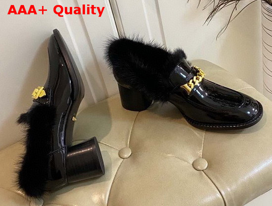 Gucci Womens Mid Heel Loafer with Chain and Mink Fur Black Patent Leather Replica