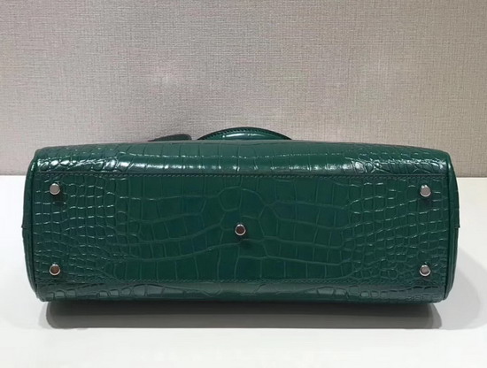 Gucci Zumi Crocodile Medium Top Handle Bag in Dark Green Crocodile 564714