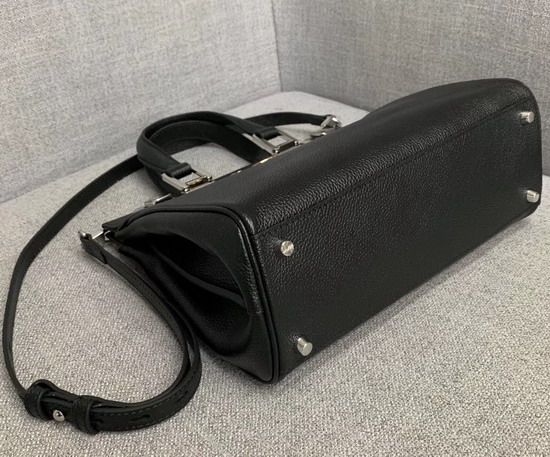 Gucci Zumi Grainy Leather Small Top Handle Bag in Black 569712