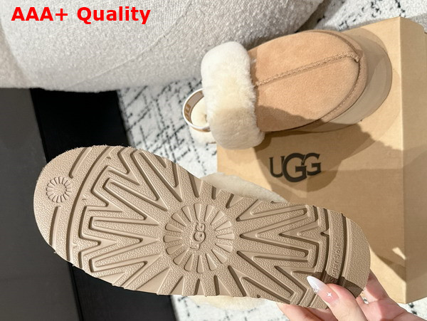 UGG Womens Funkette Slipper in Chestnut Replica