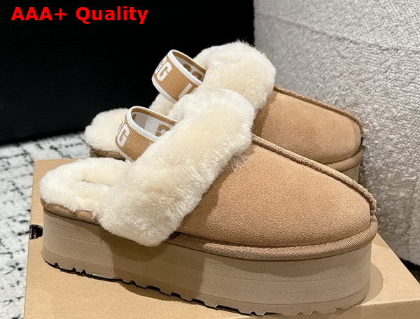 UGG Womens Funkette Slipper in Chestnut Replica