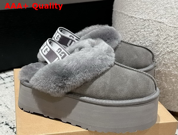 UGG Womens Funkette Slipper in Grey Replica