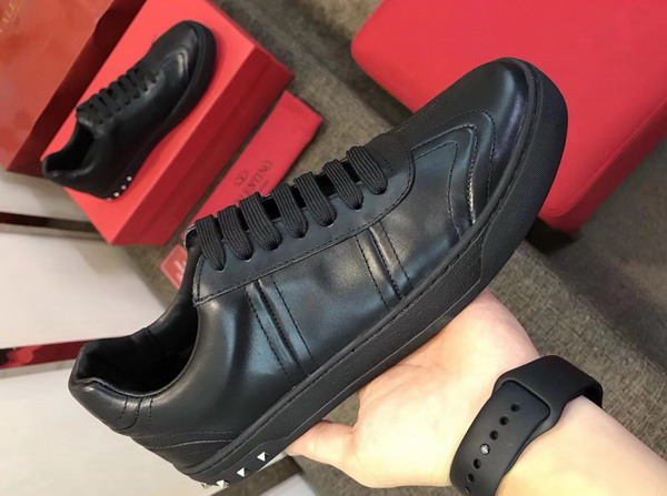 Valentino Garavani Flycrew Sneaker in Black Nappa Leather For Sale