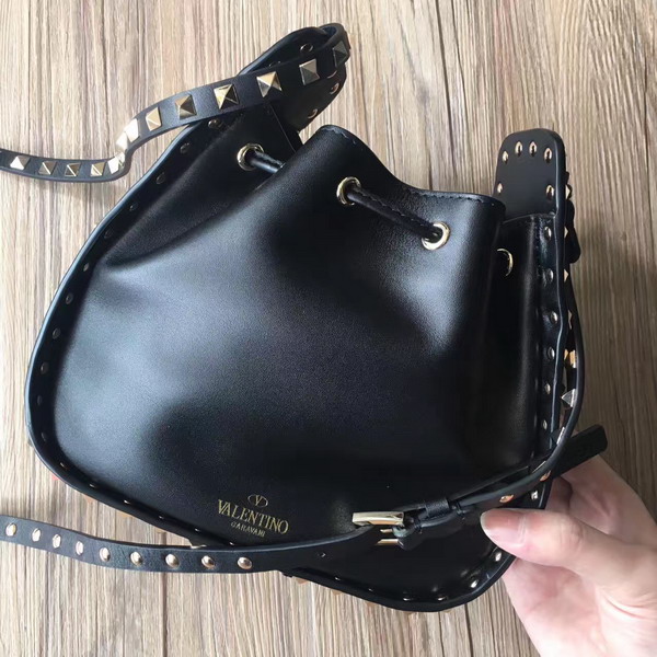 Valentino Garavani Rockstud Bucket Bag in Black Calfskin For Sale