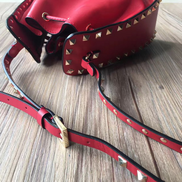 Valentino Garavani Rockstud Bucket Bag in Red Calfskin For Sale