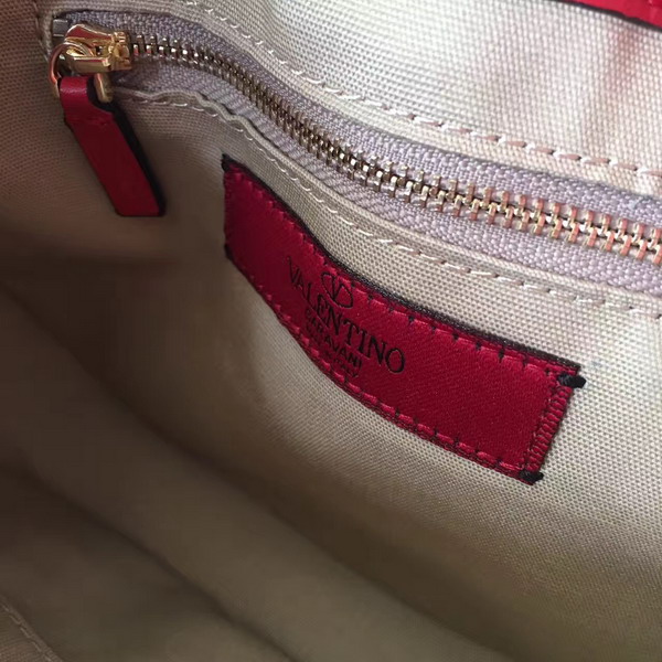 Valentino Garavani Rockstud Bucket Bag in Red Calfskin For Sale